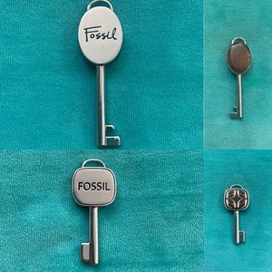 2 Fossil key fobs EUC